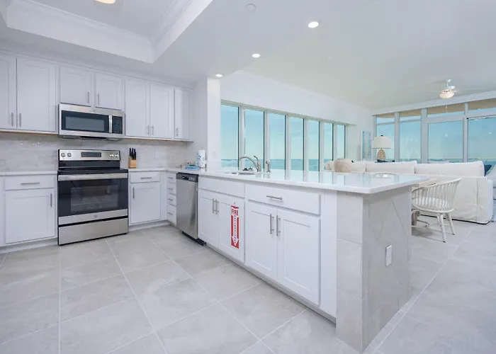 Phoenix Gulf Towers 908 Apartment *